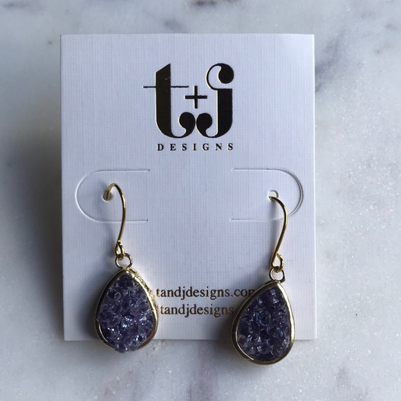 NWT purple crystal drop earrings with gold frame - Picture 3 of 6